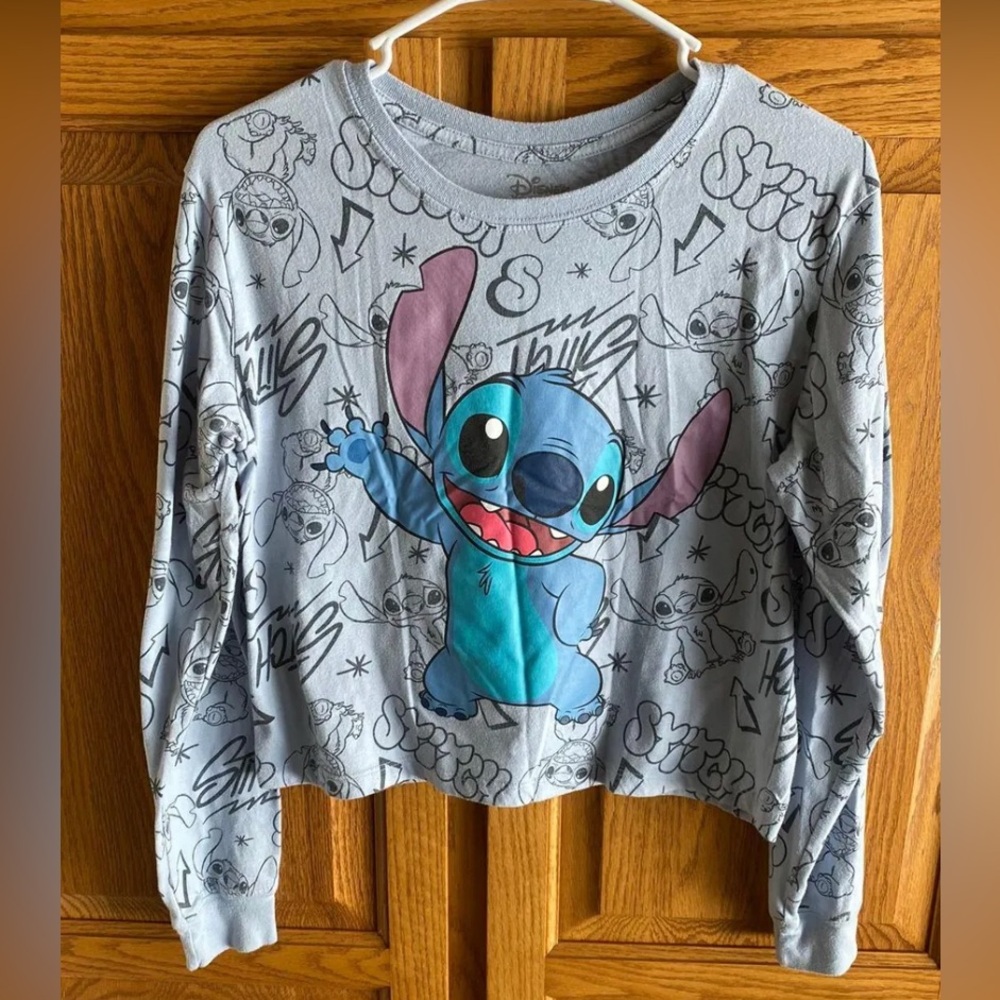 4/$10 Disney Stitch Graffiti long Sleeve Crop Top Medium